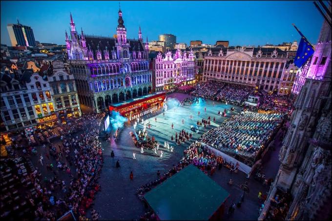 ommegang grand place