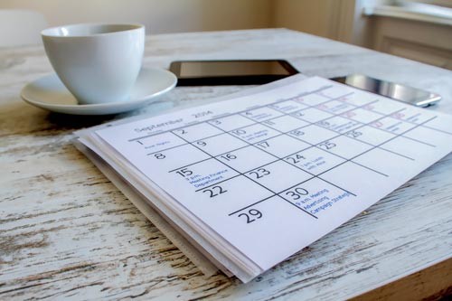 planning a wedding checklist: date